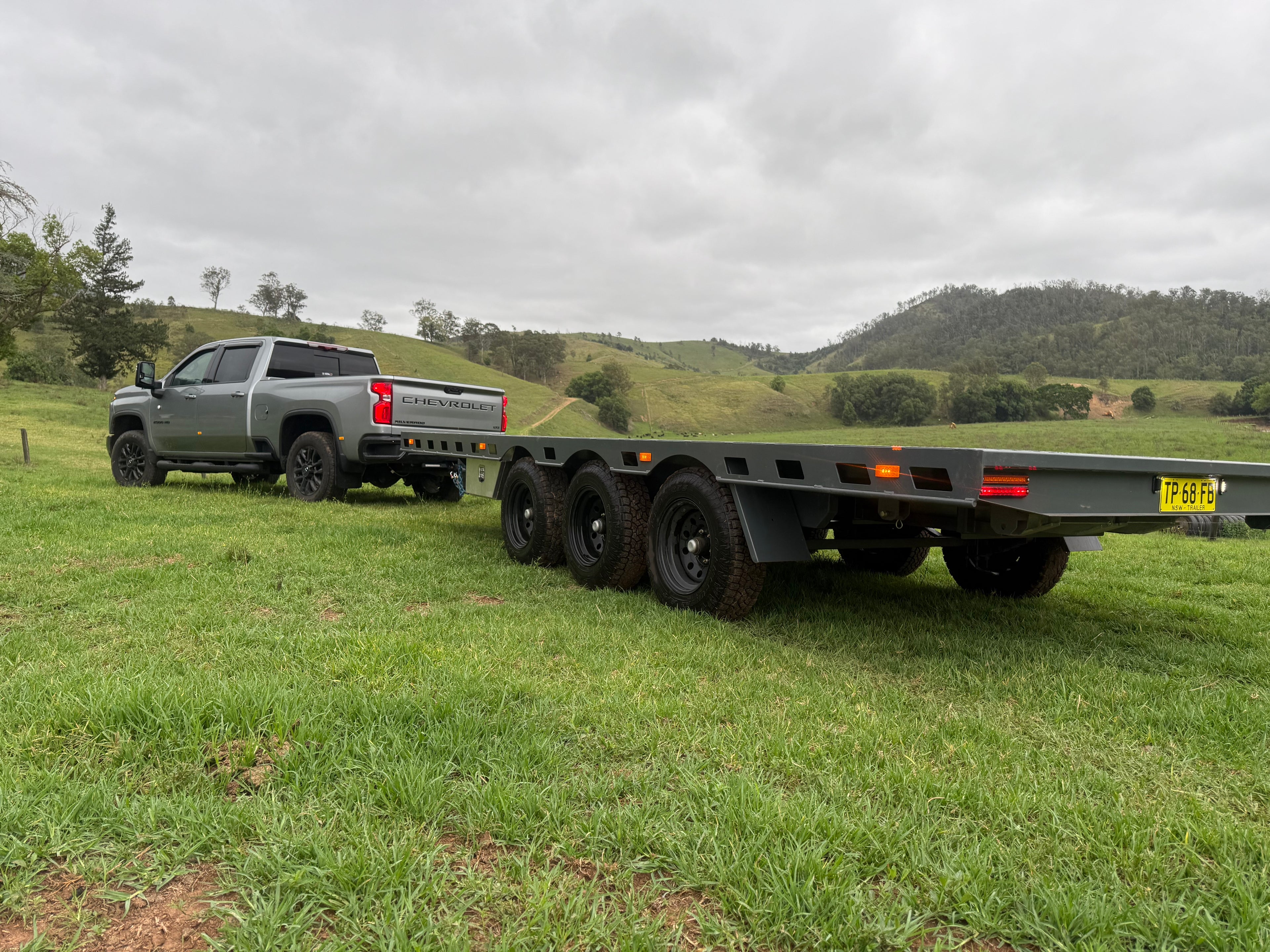 2026 CVHI Tri-axle Flat Top Trailer 4.5t ATM