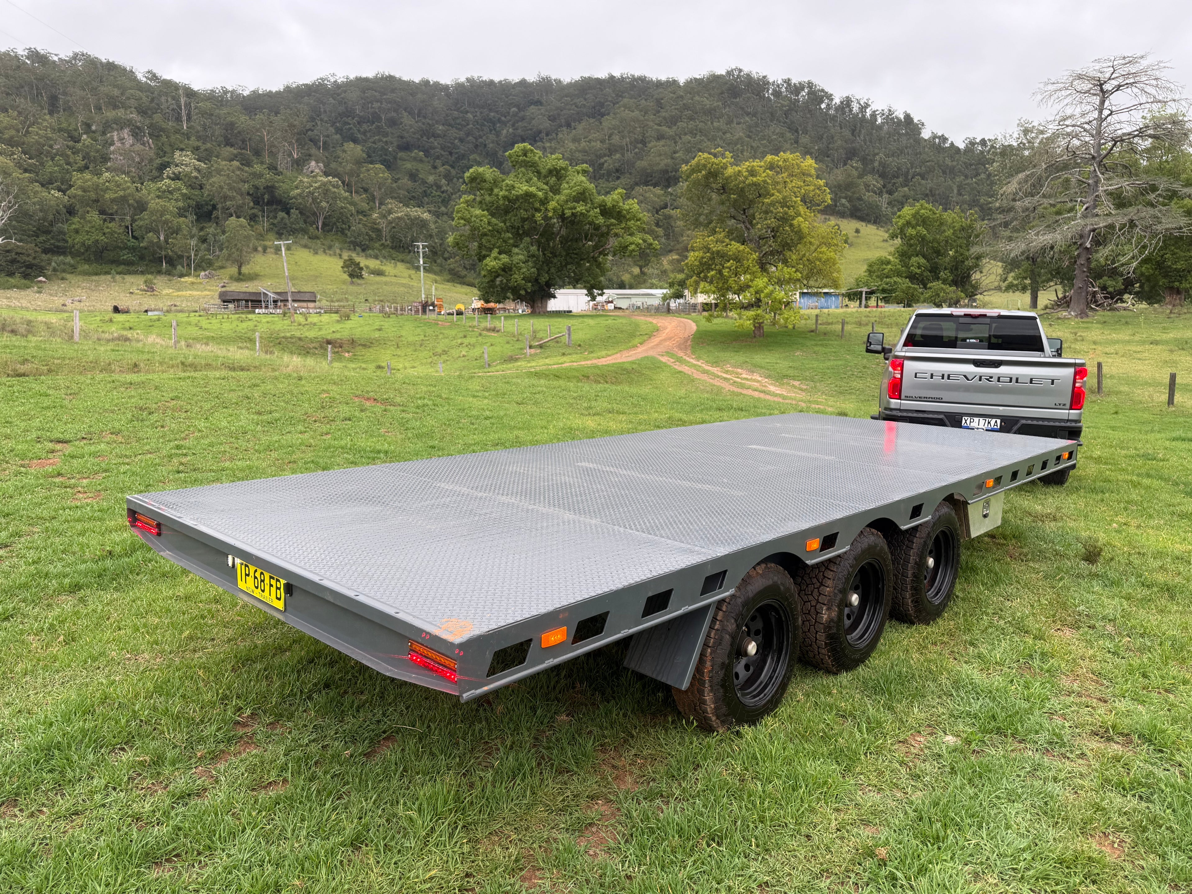 2026 CVHI Tri-axle Flat Top Trailer 4.5t ATM