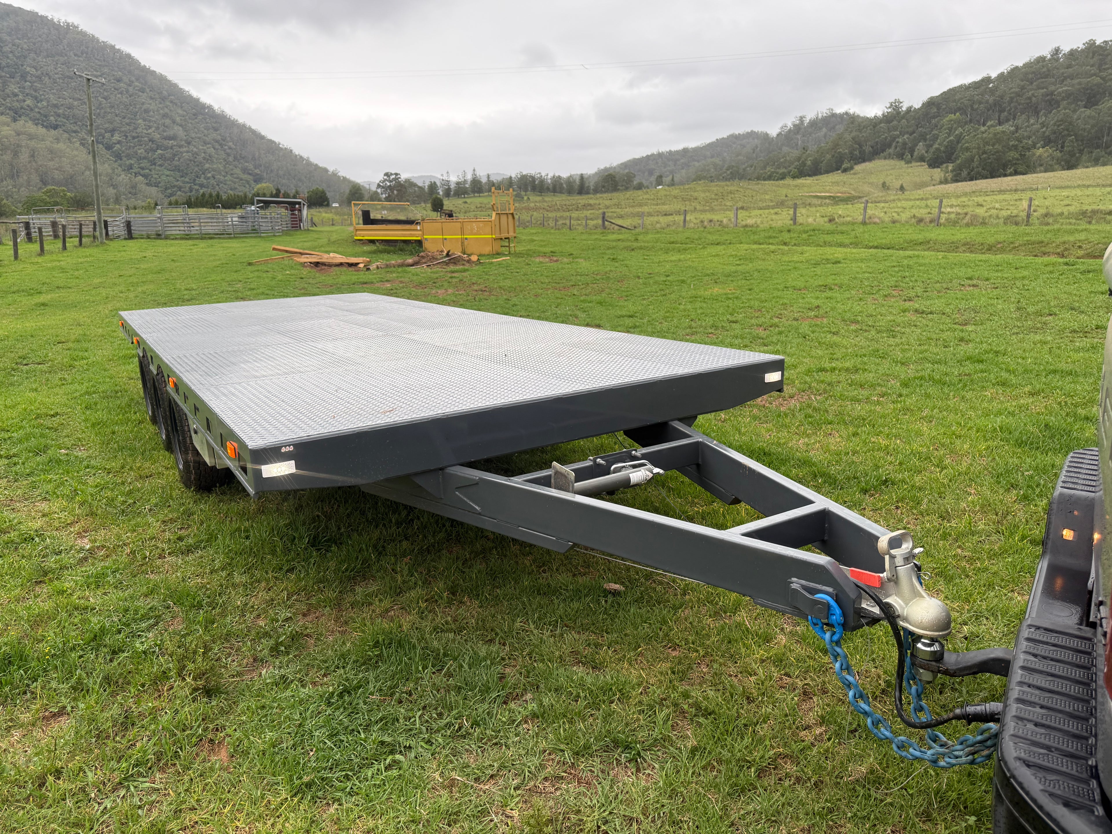 2026 CVHI Tri-axle Flat Top Trailer 4.5t ATM