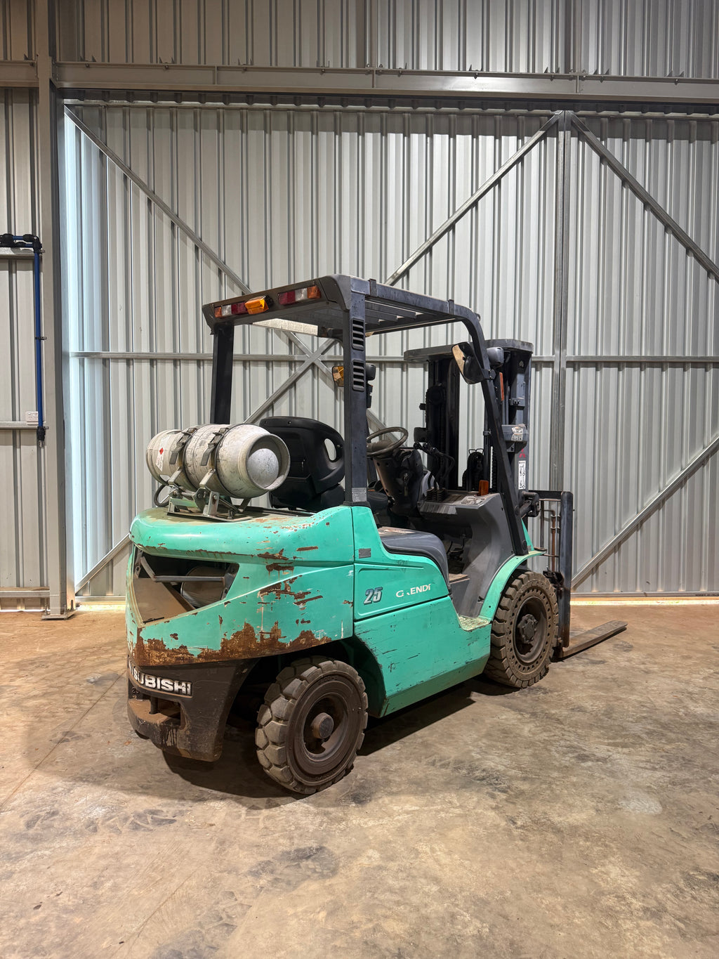 2005 Mitsubishi FG25N Forklift