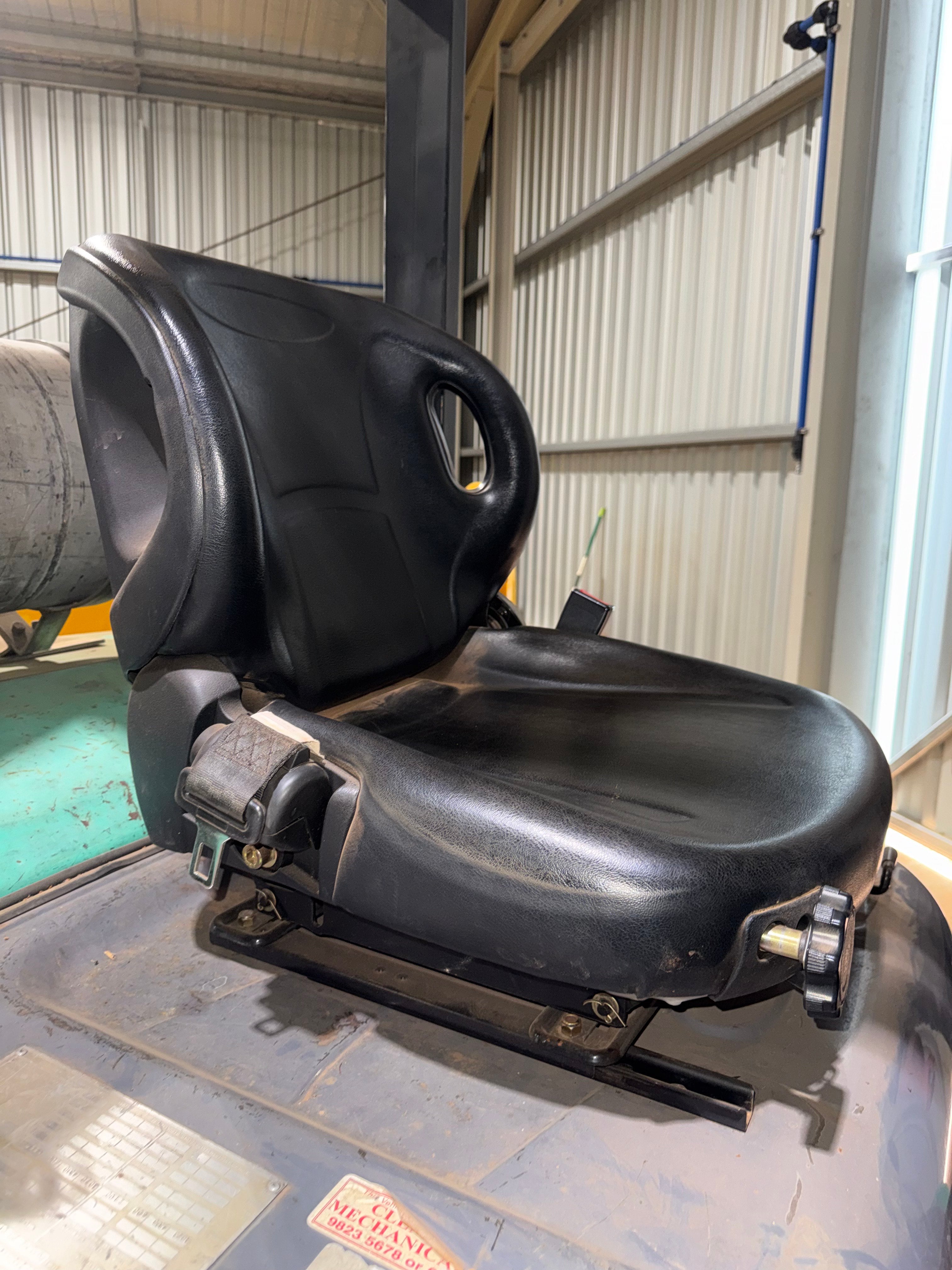 2005 Mitsubishi FG25N Forklift