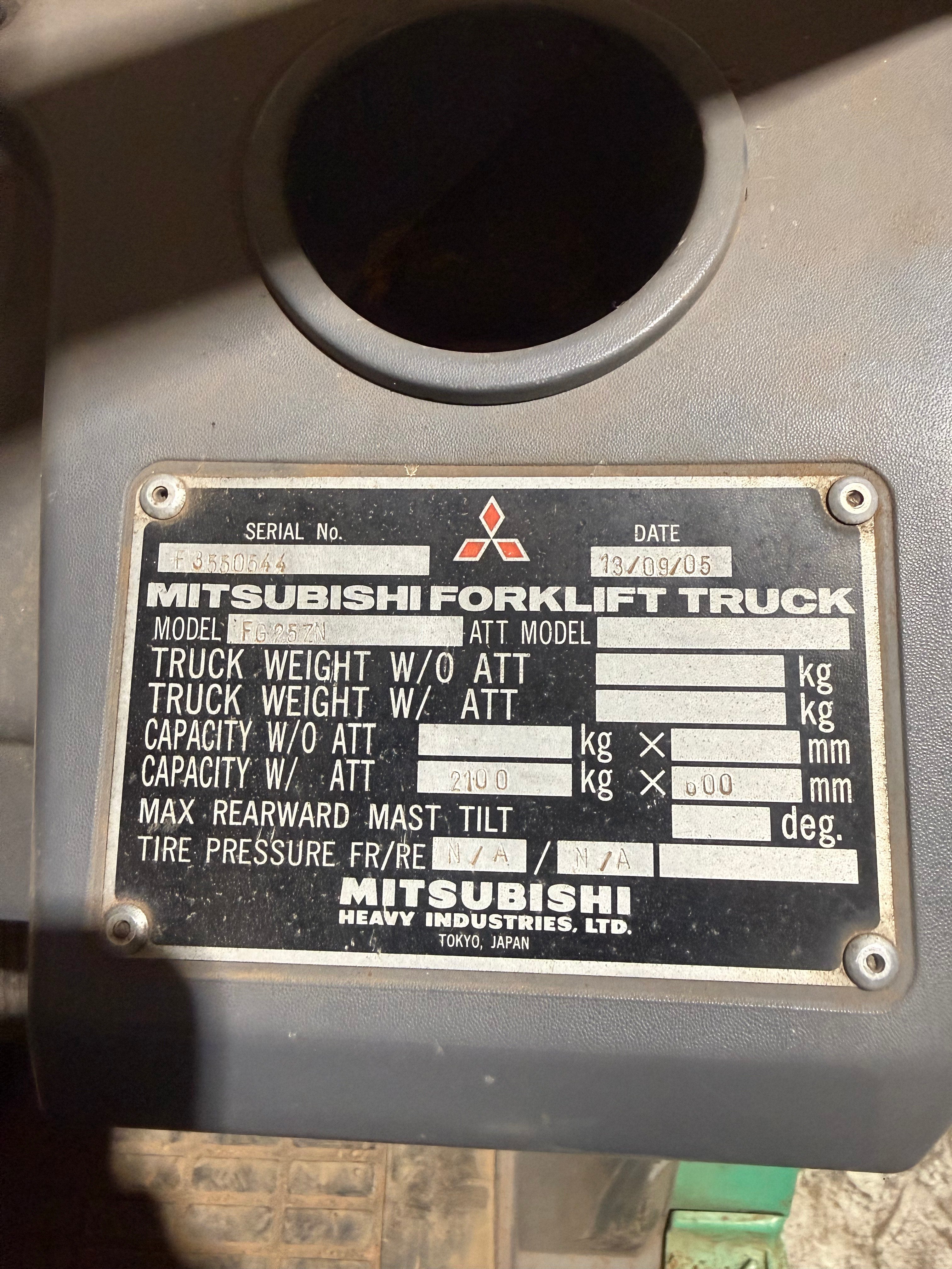 2005 Mitsubishi FG25N Forklift