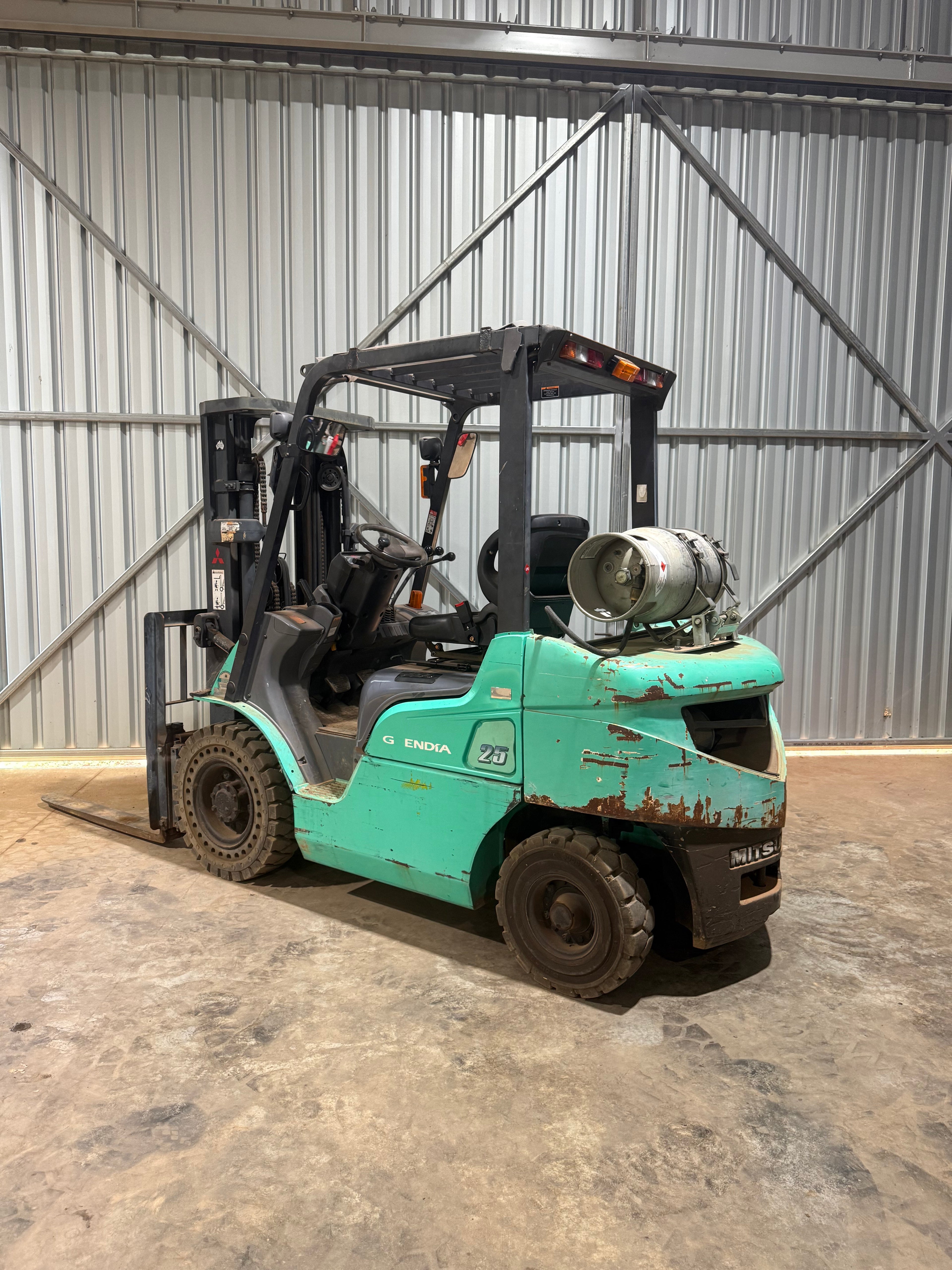 2005 Mitsubishi FG25N Forklift