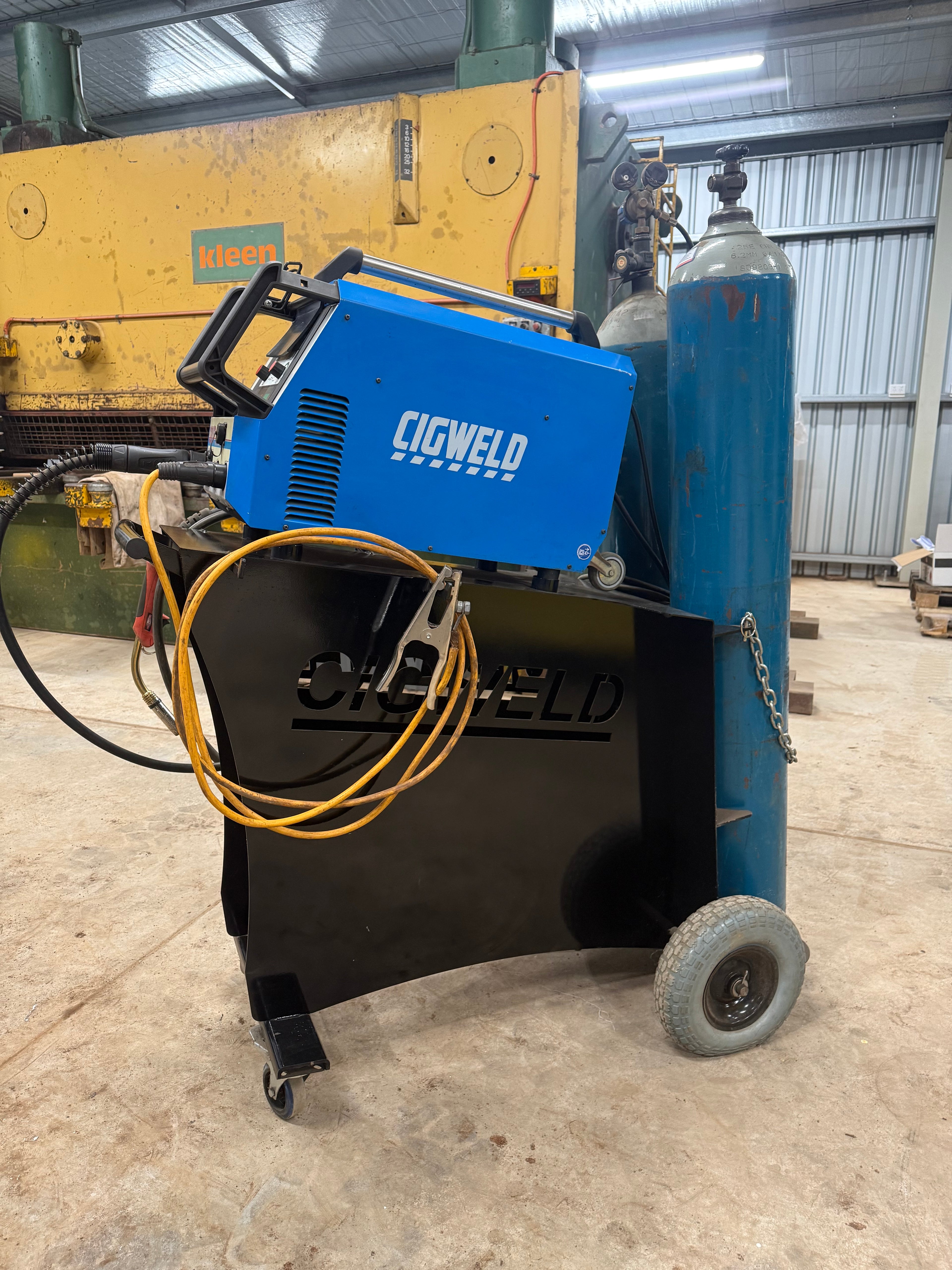 Cigweld 320SP Synergic Pulse MIG Welder