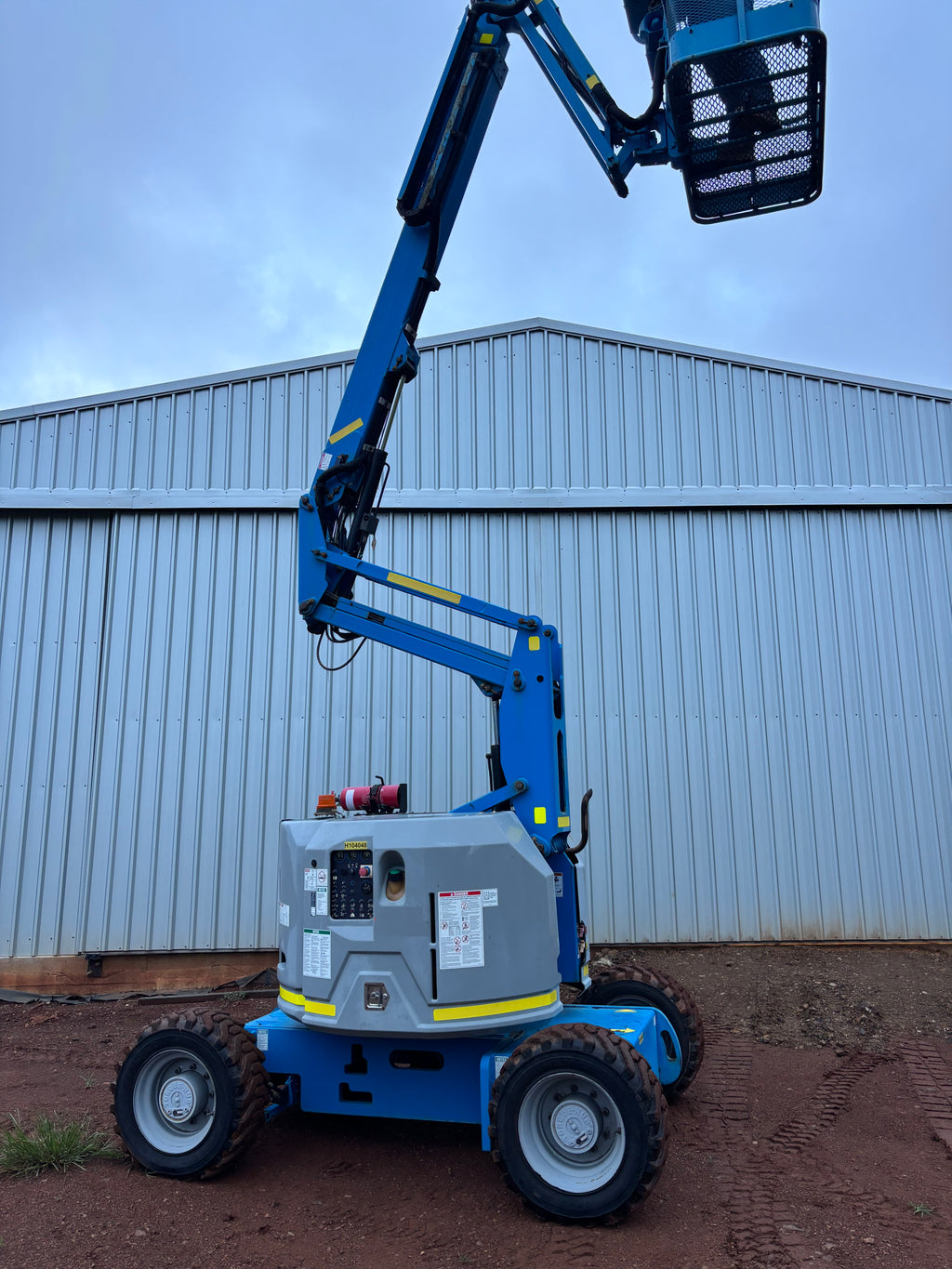 2016 Genie 4x4 EWP Z34/22 Diesel Knuckle Boom Lift